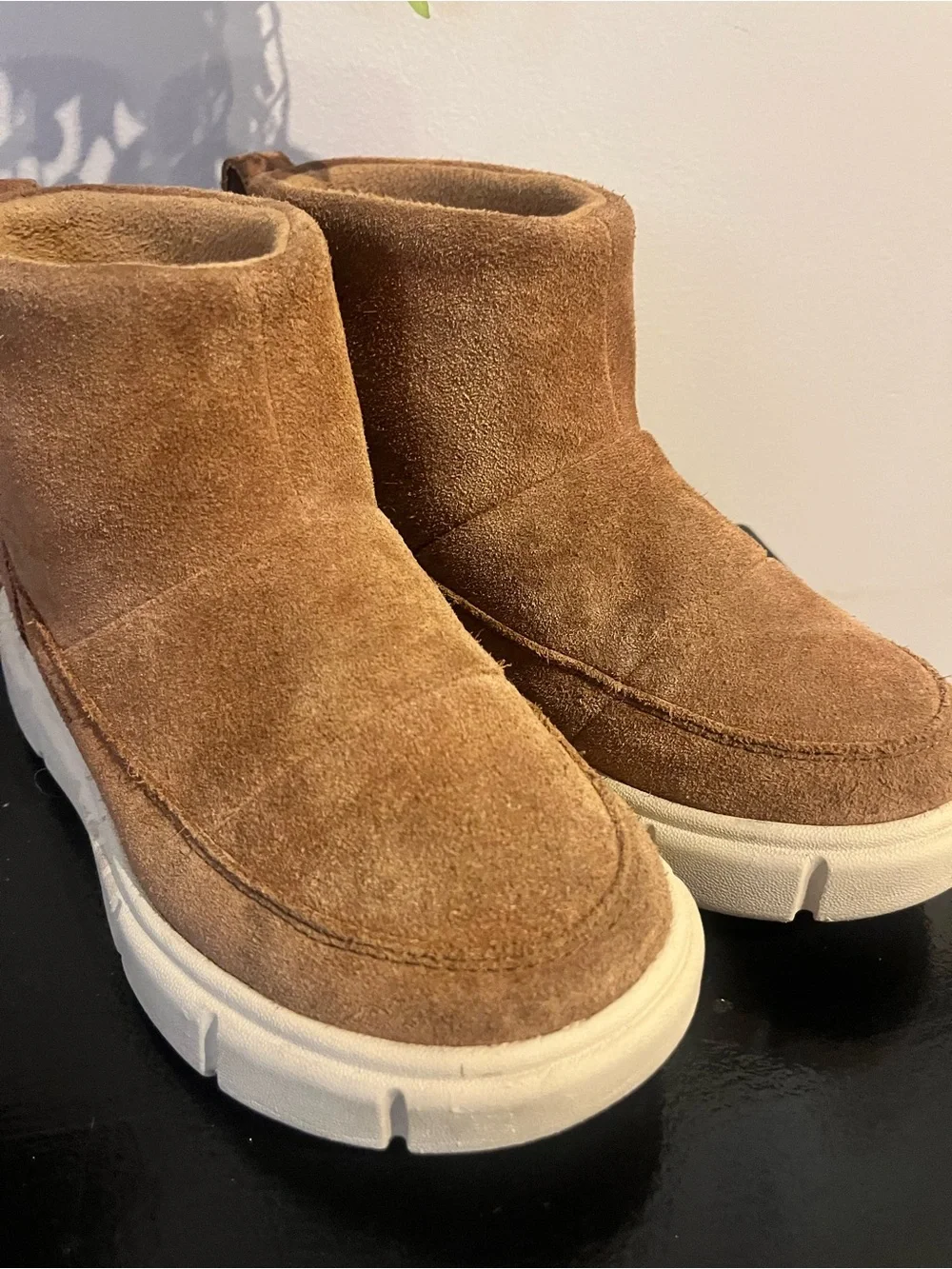 Sorel Youth Size 3 Waterproof Suede Boots in Chestnut Brown with Cream Sole